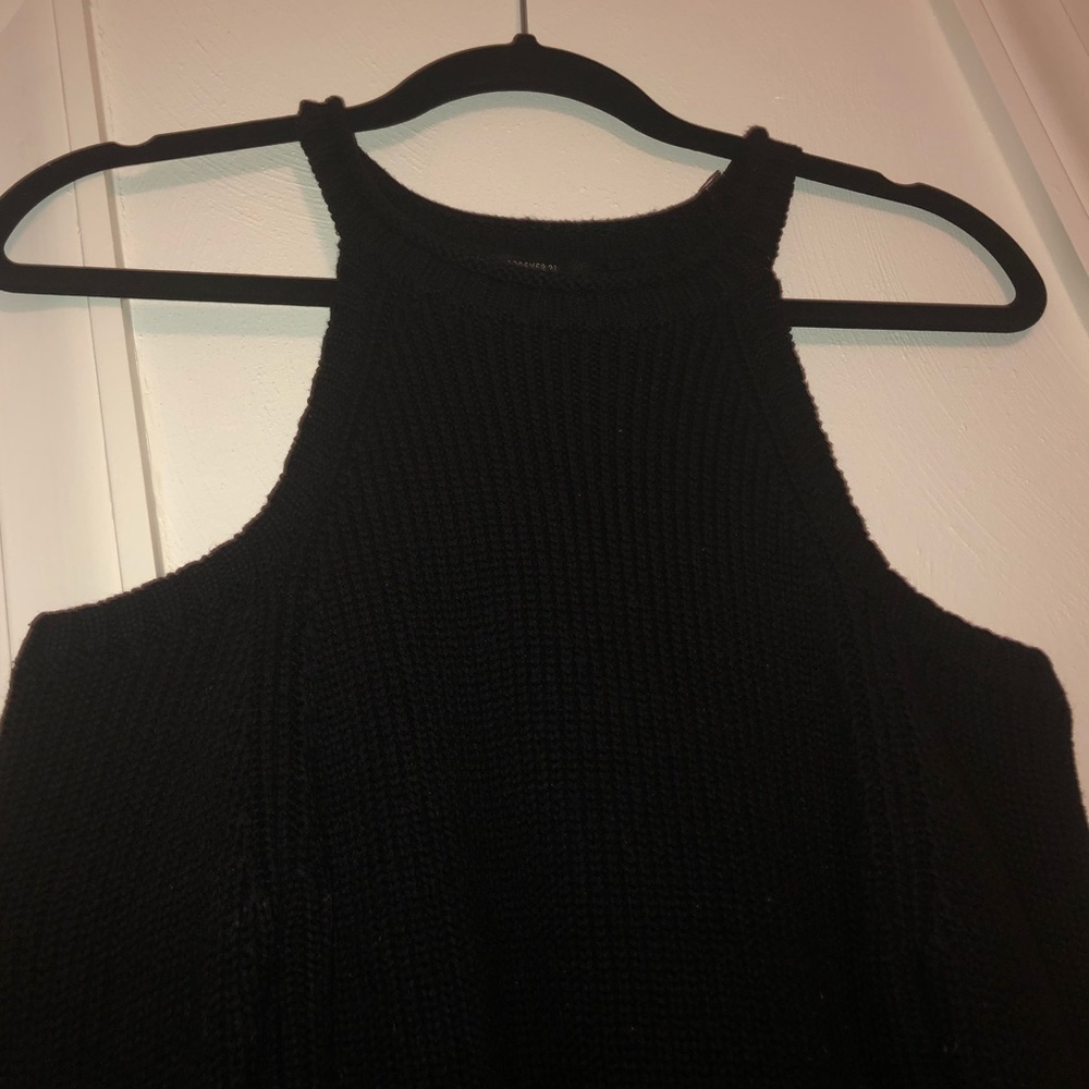 Super cute crop top & off the shoulder sweater!